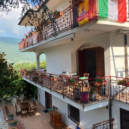 B&B Rox E Claudia Lugnola Exterior photo