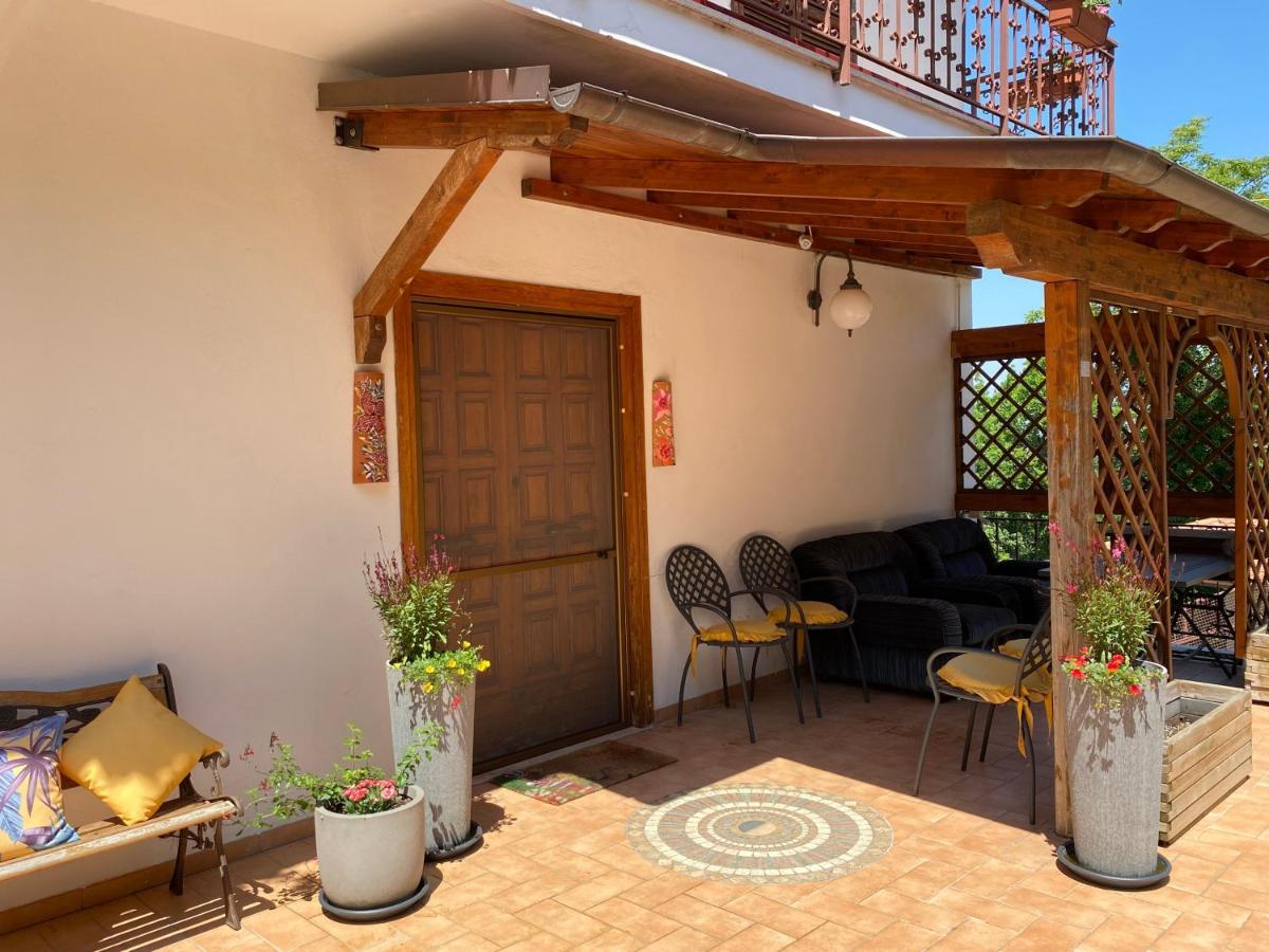 B&B Rox E Claudia Lugnola Exterior photo